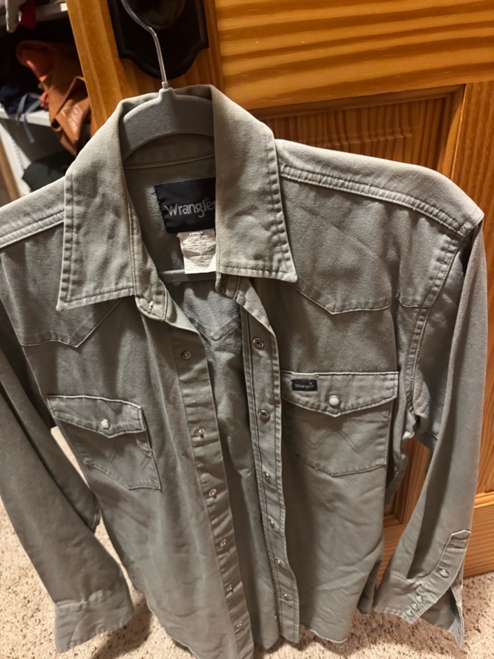 Wrangler Men's Light Gray Western-Style Shirt Jacket